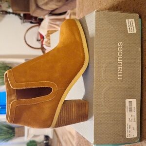 Cognac suede boot